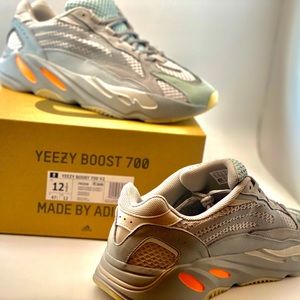 YEEZY 700 INERTIA BOOST